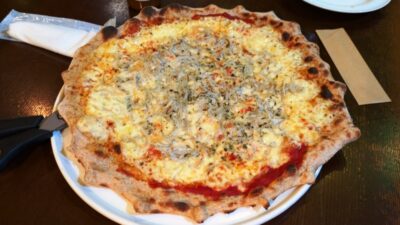 ビアンケッティ（しらすのピザ）｜THE GRAFTON